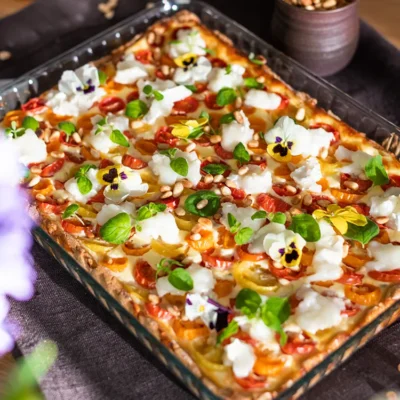 Gluteeniton tomaatti-vuohenjuustopiirakka